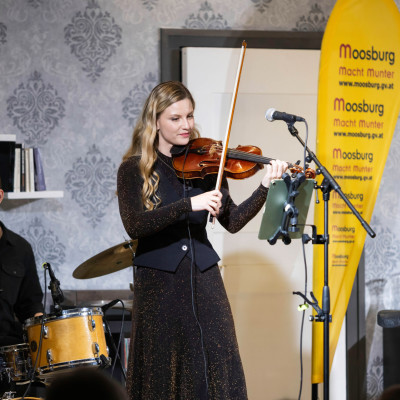 moosburg helfrieds strenge kammer-86